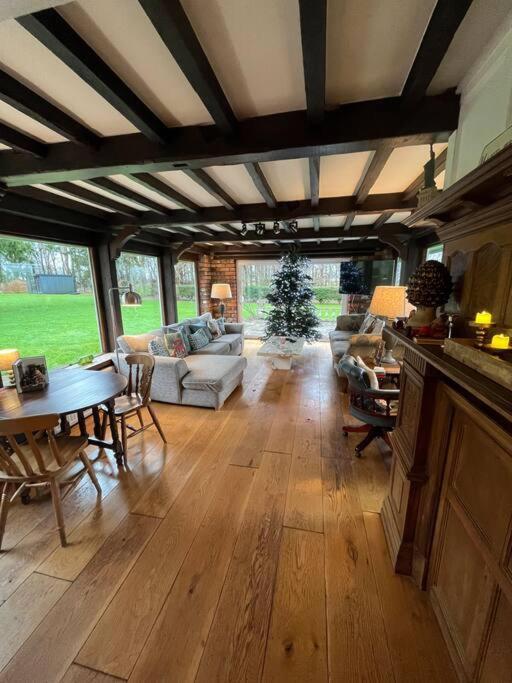 Brownhills Villa Eaton  Exterior foto